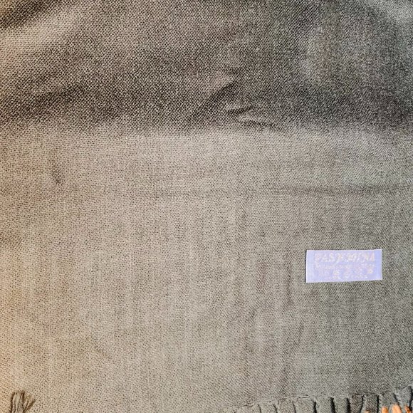 Silk & Pashmina Scarf – Golden Olive Elegance - Picture 2 of 7